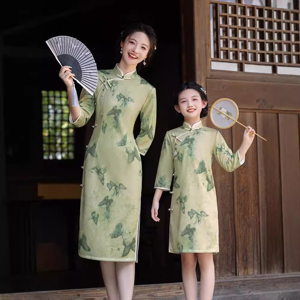 2026新款亲子装旗袍母女装中国风秋装女童唐装泡泡提花清新连衣裙