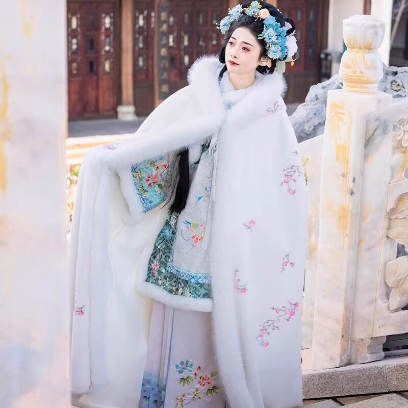2026新款正版汉服斗篷长款加绒加厚水貂绒连帽披风古装保暖连帽外