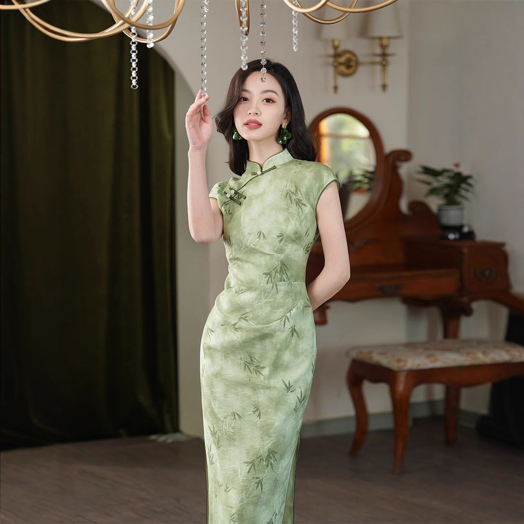 2026新款新中式改良绿色旗袍高级感竹叶苏州夏女天丝日常素雅