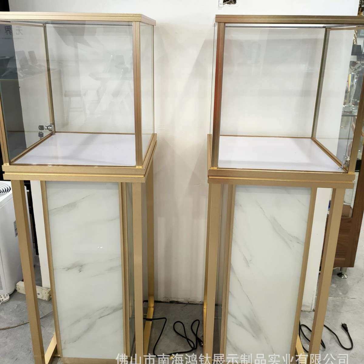 新款高档精品展示柜珠宝柜台玻璃样品陈列柜红酒柜子铝合金展柜
