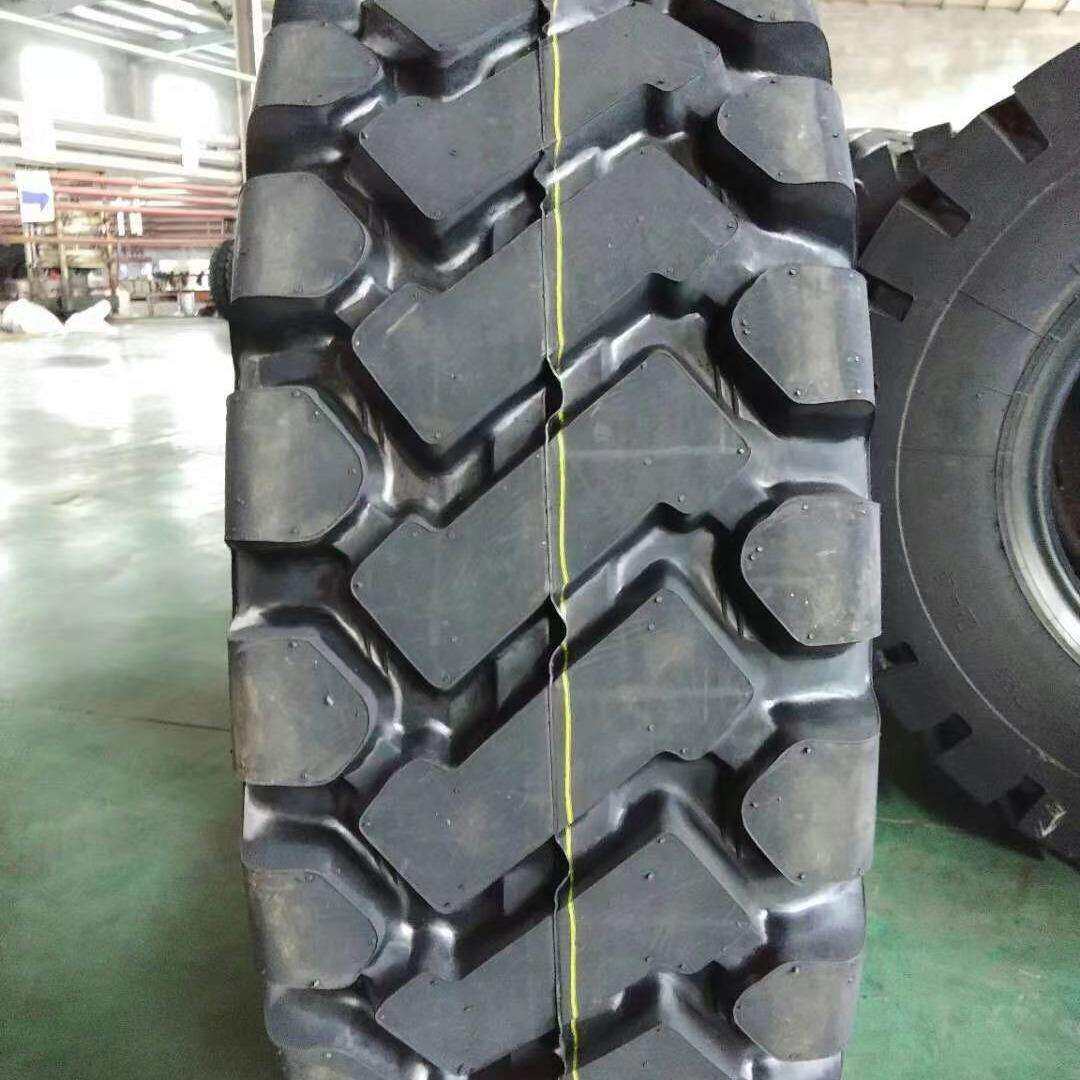 16/70-24装载机推土机轮胎矿区加深花纹耐磨 铲车半实心轮胎
