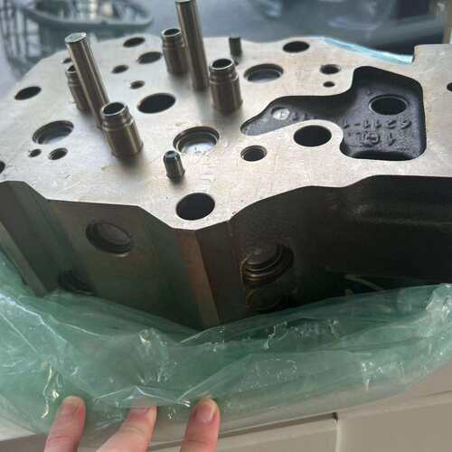 PC1250-8缸盖总成12V140喷油器6212111103液压泵7082L02110有售