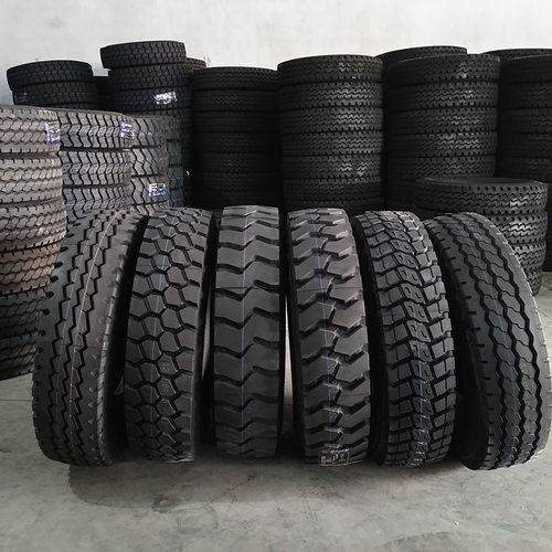 货车轮胎 1100 1200R20卡车全钢丝矿山三线载重工程轮胎耐磨耐刺