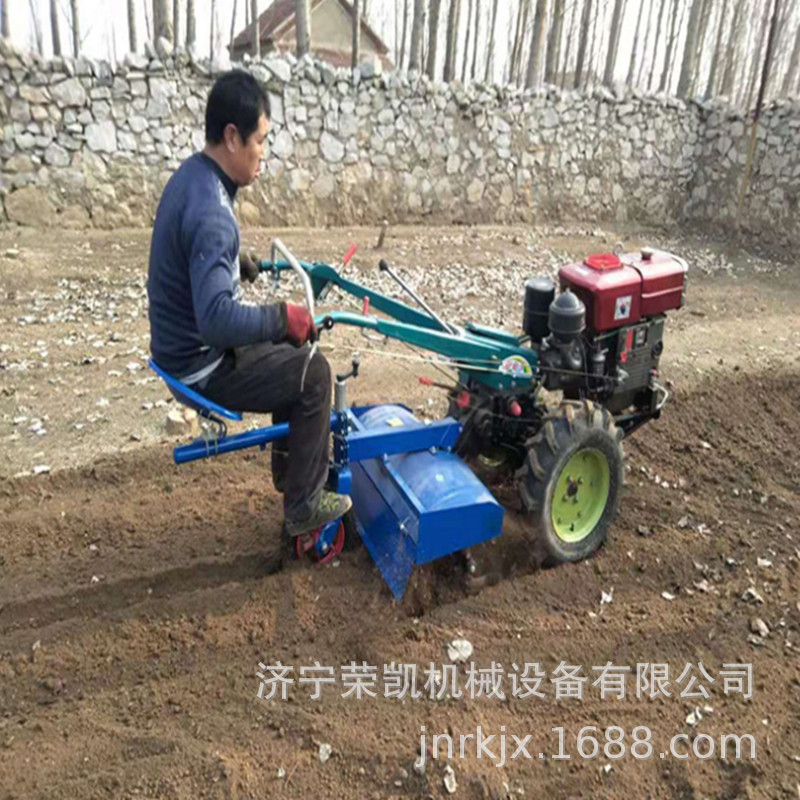 20马力手扶拖拉机圆盘犁地一体