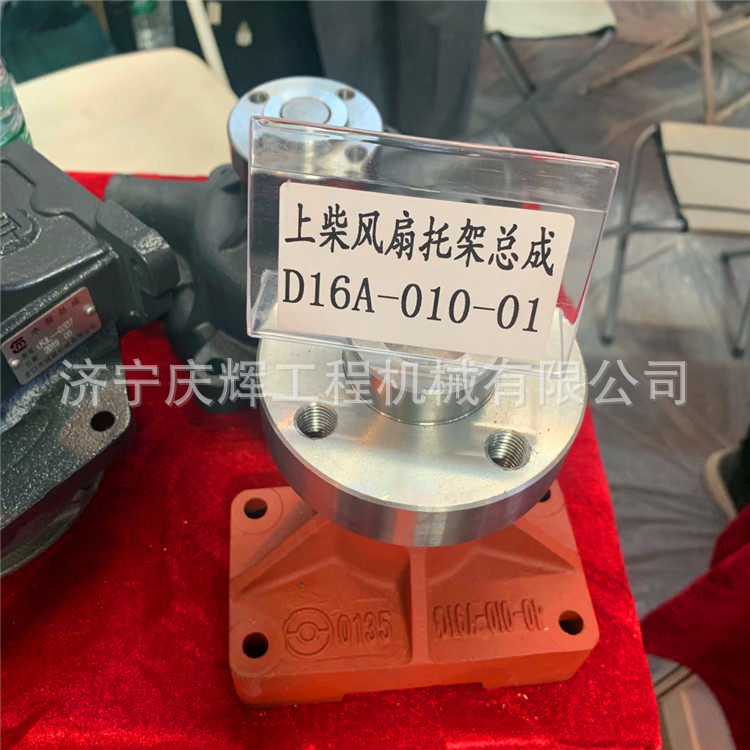 PC200-64HK1挖机油泵等配件