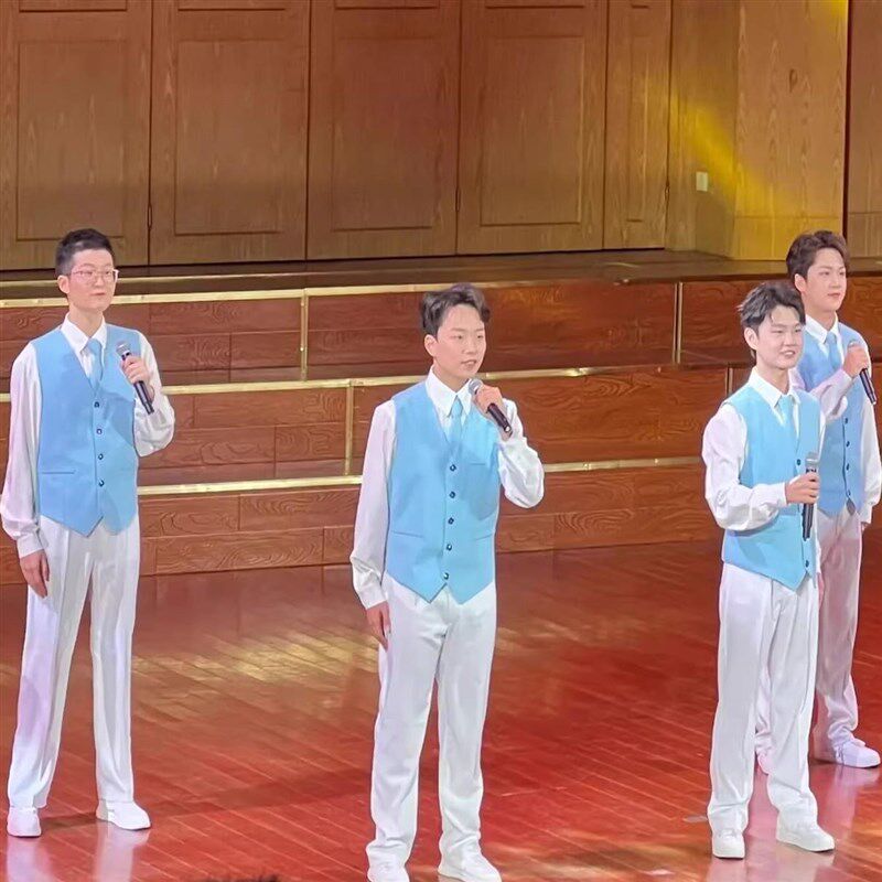 红歌大合唱团演出服初高中大小学生诗歌朗诵比赛班服装学生大合唱