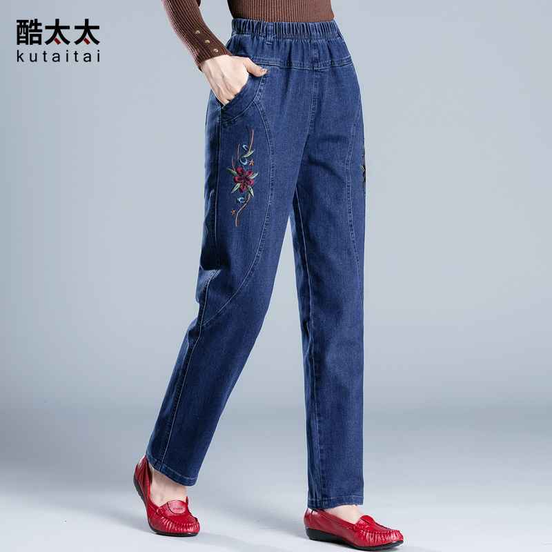 中老年绣花牛仔裤女2021春季新款松紧高腰直筒妈妈加大加肥长裤子