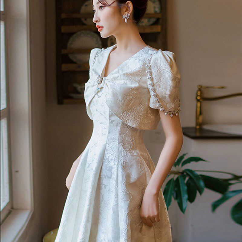 新中式订婚礼服领证登记小白裙新娘敬酒服宴会成人礼生日连衣裙女