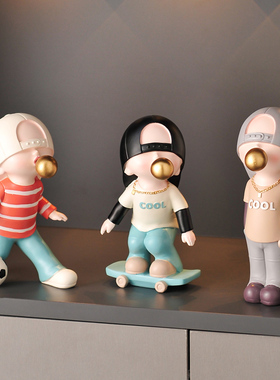 家居软装饰品篮球足球滑板小男孩摆件客厅新房儿童房书柜创意人物