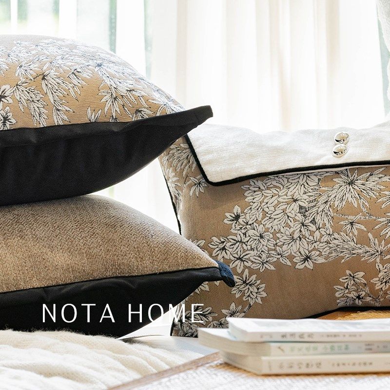 轻奢法式风抱枕沙发客厅高级感靠垫床上抱枕车载长条腰枕棕色枕套