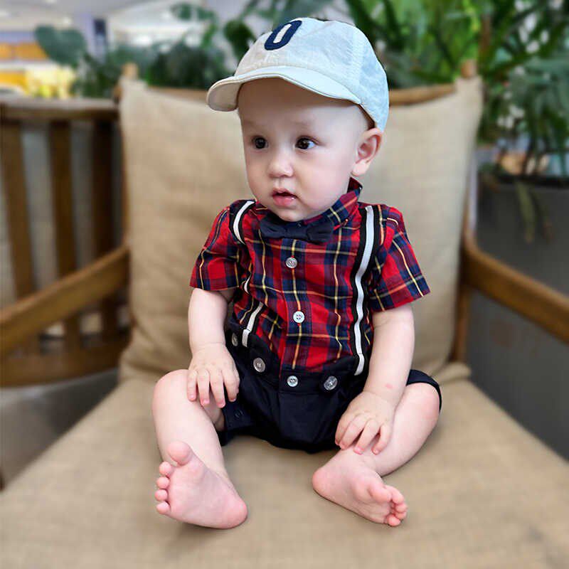 儿童英伦风周岁礼服纯棉领结衬衫短袖男宝宝红格子背带连体衣