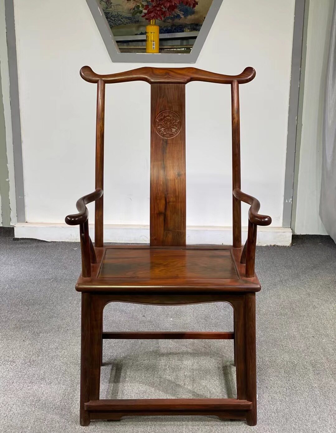 大叶紫檀卢氏黑黄檀牡丹官帽椅靠背拐手椅仿古典新中式红木家具图片