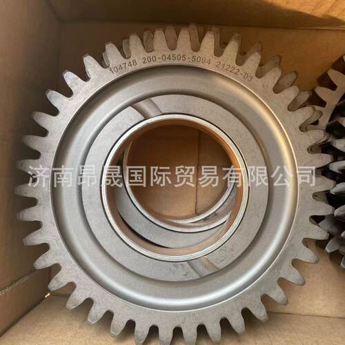重汽HOWOT7H汕德卡C7C9配件200-04505-5094气缸盖中间齿轮总成