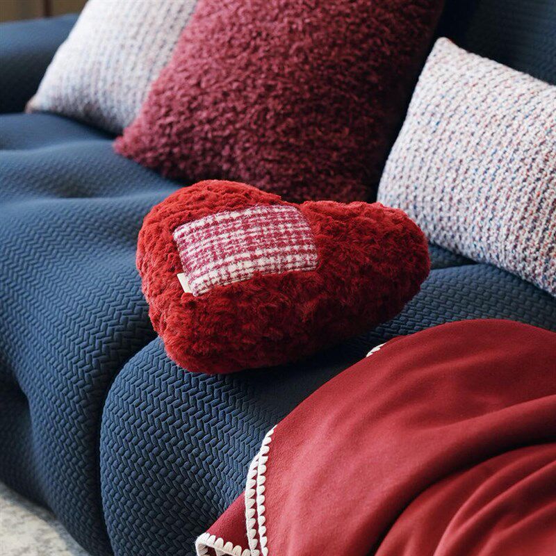 红色爱心抱枕沙发客厅轻奢高级感结婚一对婚房压床礼物床头靠垫