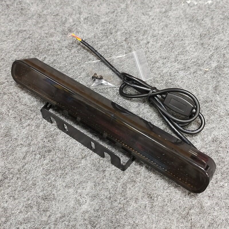 长条熏黑领航灯汽车后低唇位1.2秒慢闪巡航防追尾警示灯改装通用