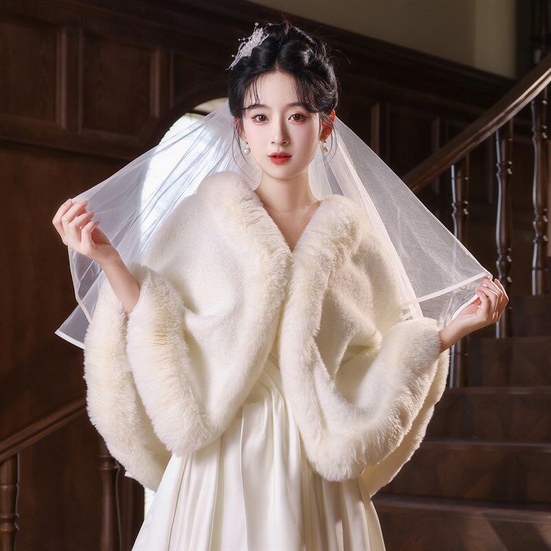 新娘结婚毛披肩婚纱披肩斗篷婚礼保暖披风白色大码伴娘皮草外搭冬