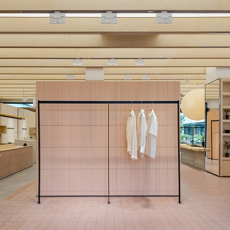 服装店展示架不锈钢落地式黑色侧挂橱窗架子高档买手店货架陈列架