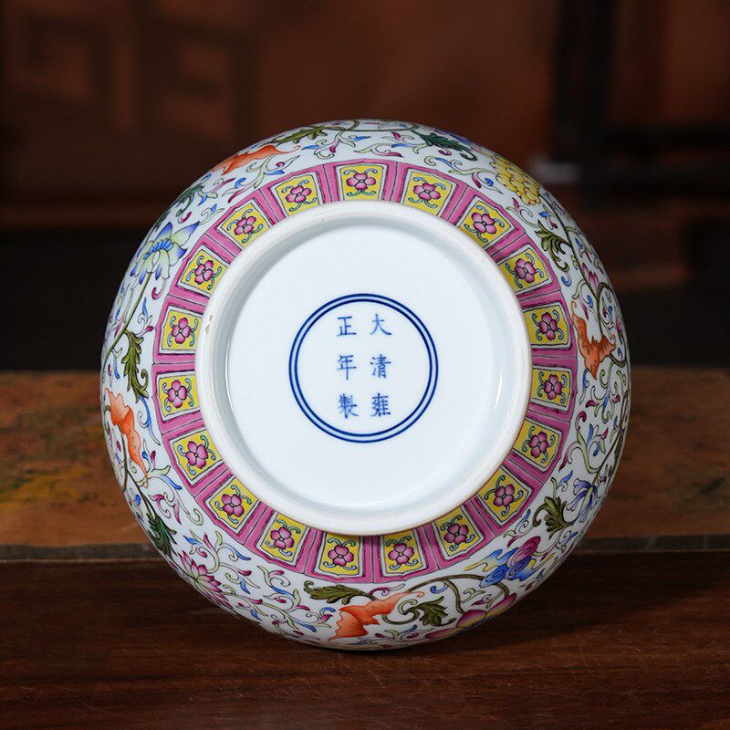 宁封窑景德镇陶瓷花瓶摆件客厅手绘新中式仿古粉彩蝠纹缠枝天球瓶