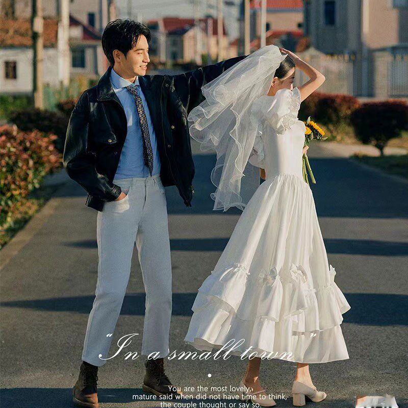 大码轻婚纱缎面复古2024新款新娘小个子旅拍领证登记小白裙出门纱