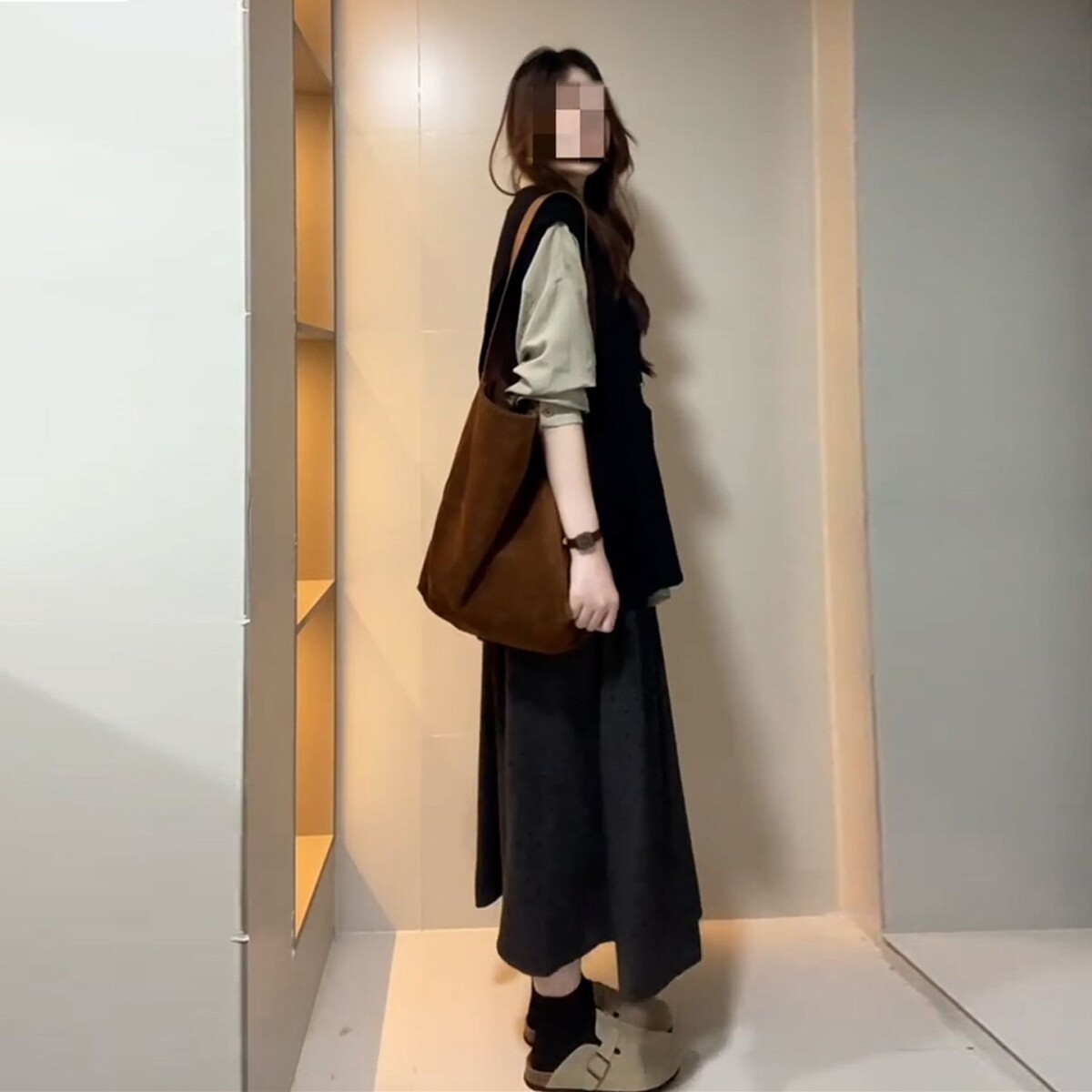 2026新款早春穿搭一整套高级感针织马甲叠穿长袖衬衫阔腿裤三件套