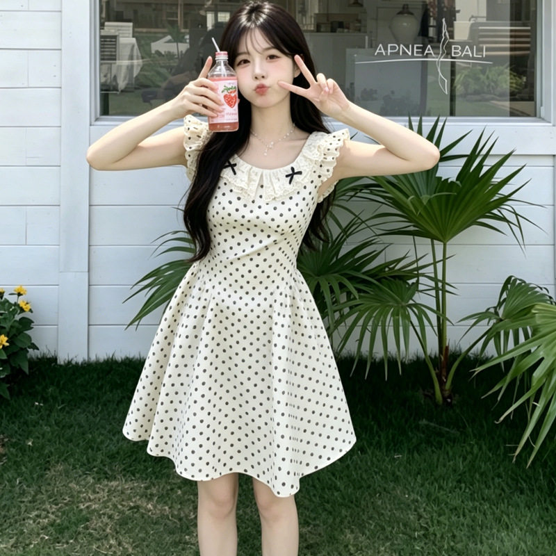 甜美白色波点娃娃领连衣裙女夏季蕾丝花边设计显瘦小个子短裙