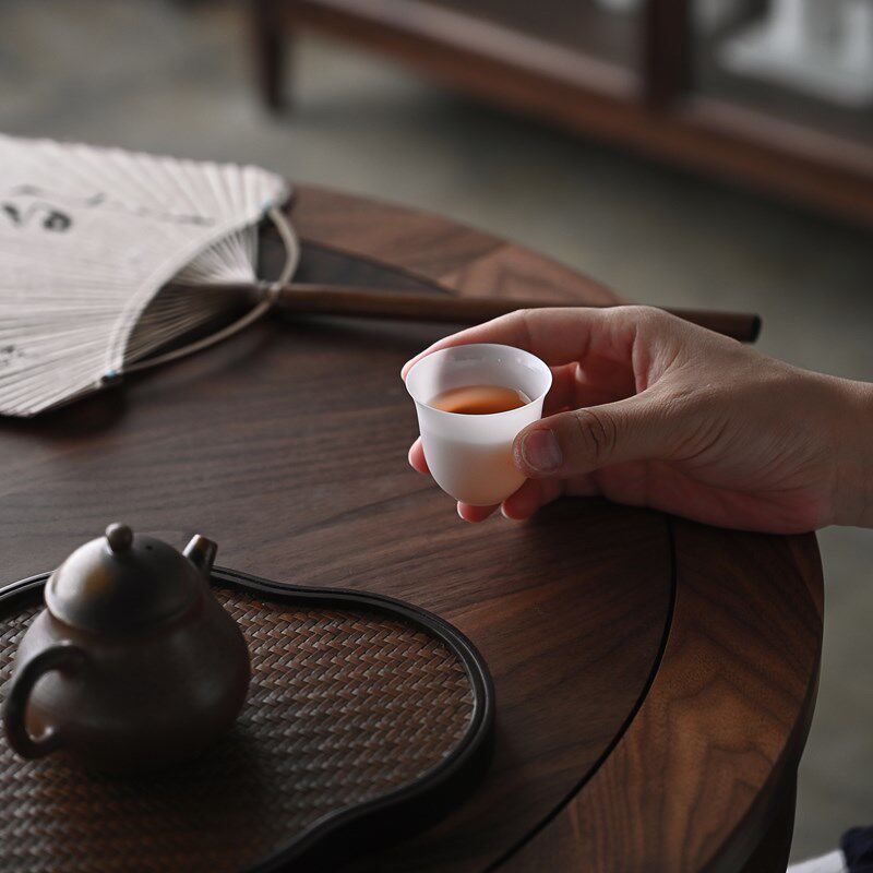 厚皿如纸薄胎白瓷品茗单杯陶瓷蝉翼通透功夫主人茶杯透光聚香杯