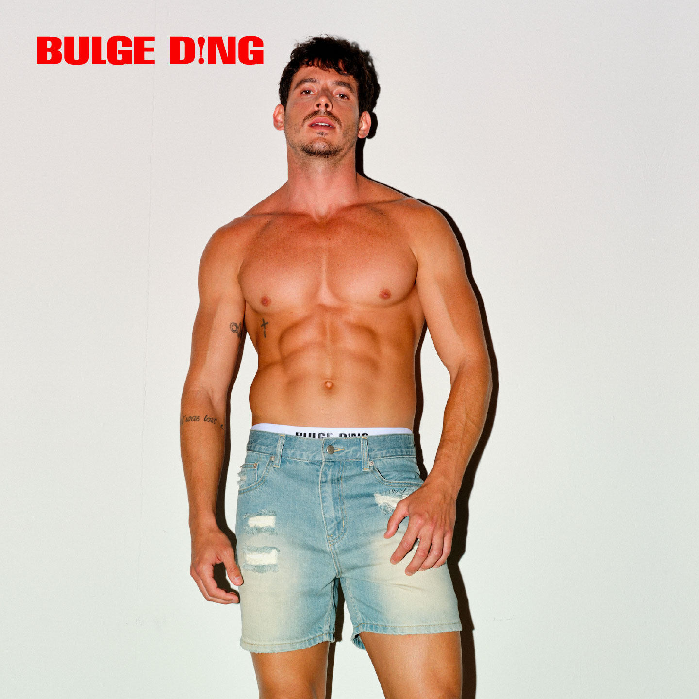BULGEDING痕迹男士夏臀垫天丝牛仔短裤破洞修身休闲短裤休闲户外