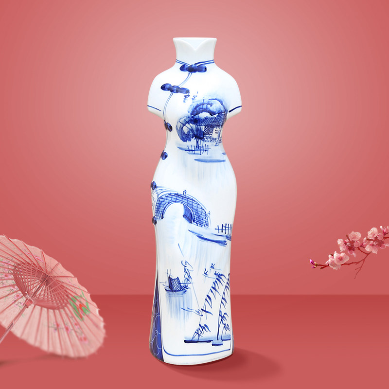 景德镇陶瓷器青花瓷旗袍美女摆件创意礼品手工艺品家居客厅装饰品