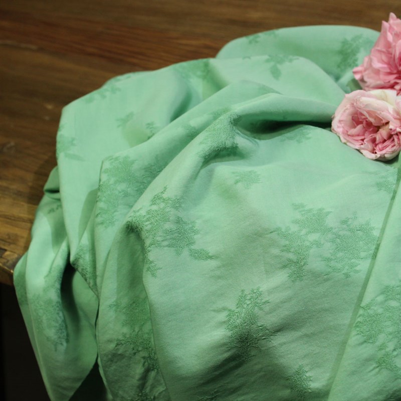 瓦娜家新品玫瑰花纤维布料高端裙袍衬衫带阵阵花香提花服装面料绿