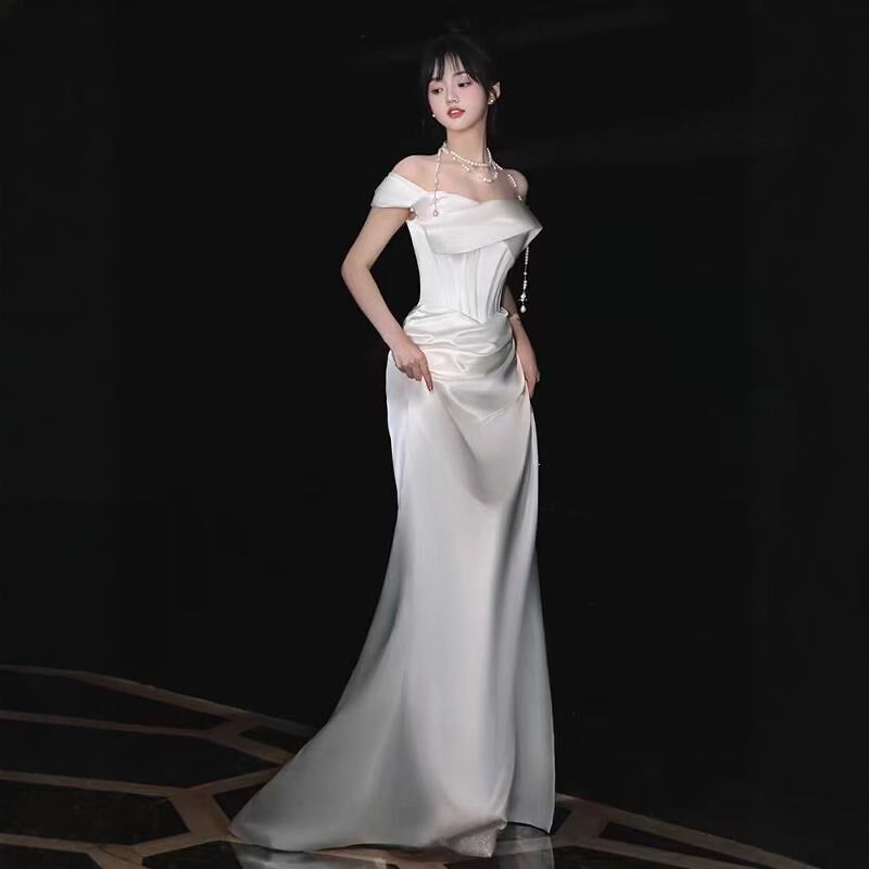法式一字肩白色缎面迎宾出门轻婚纱新娘宴会拖尾显瘦敬酒晚礼服裙