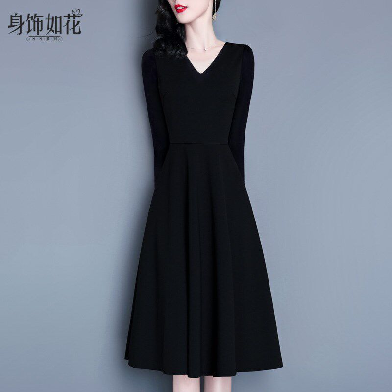 秋冬小黑裙2024新款淑女气质修身a字中长款V领长袖黑色打底连衣裙