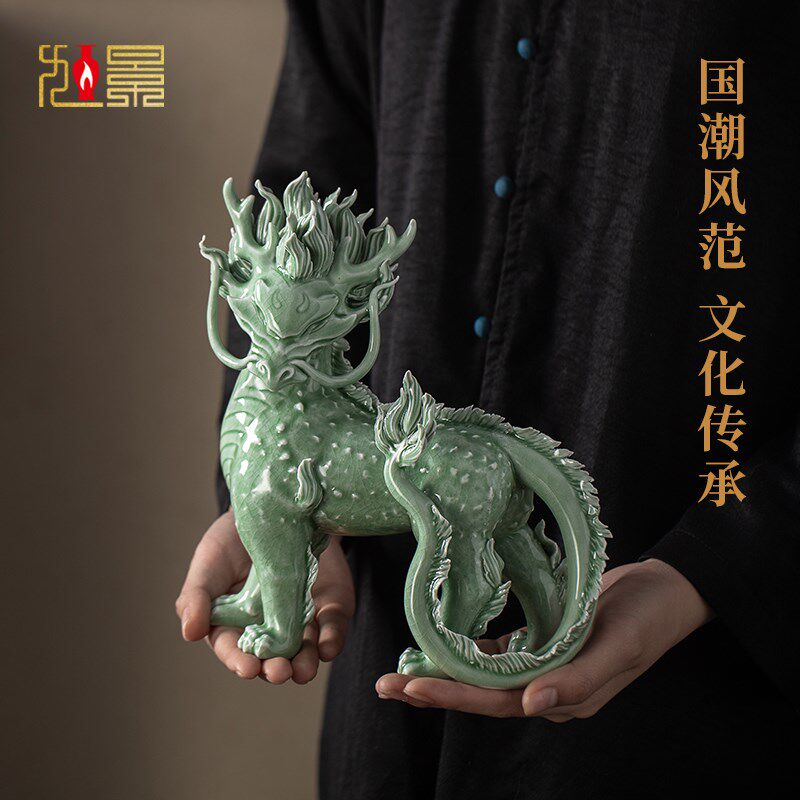 景德镇陶瓷麒麟摆件入户玄关桌面客厅瓷器中式家居装饰艺术品摆设