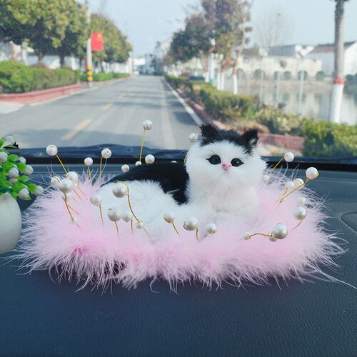 车载摆件珍珠羽毛垫汽车内饰品猫咪公仔女车中控台装饰品防滑垫