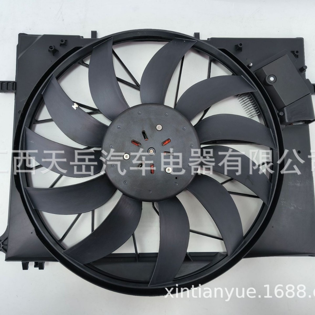适用于汽车型号W220 W215 R230 汽车散热器风扇 A2205000293