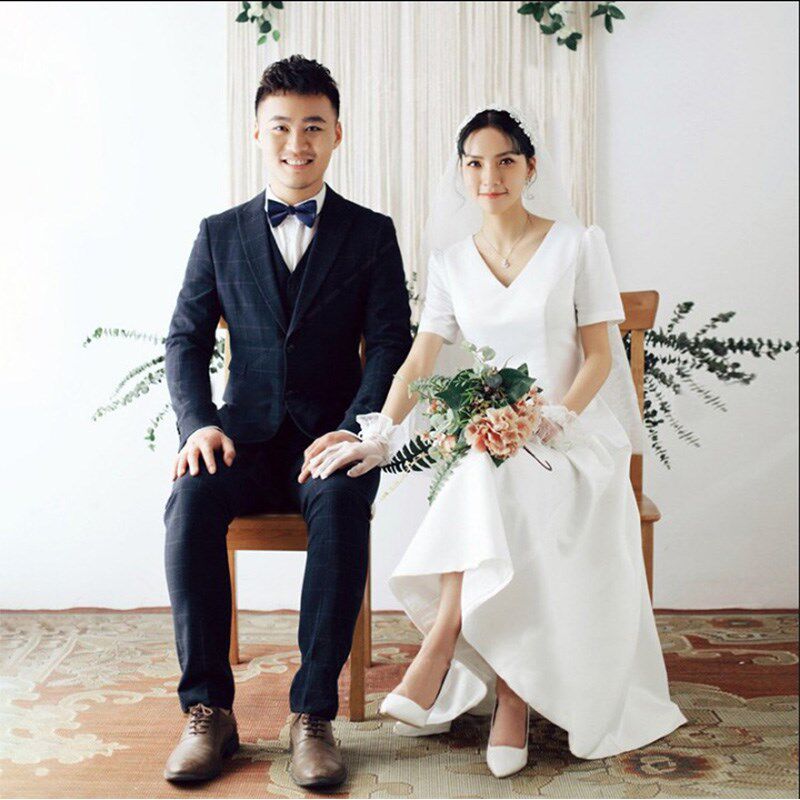 大码婚纱200斤加大加肥显瘦新娘拍照缎面轻纱轻便简约旅拍出门纱