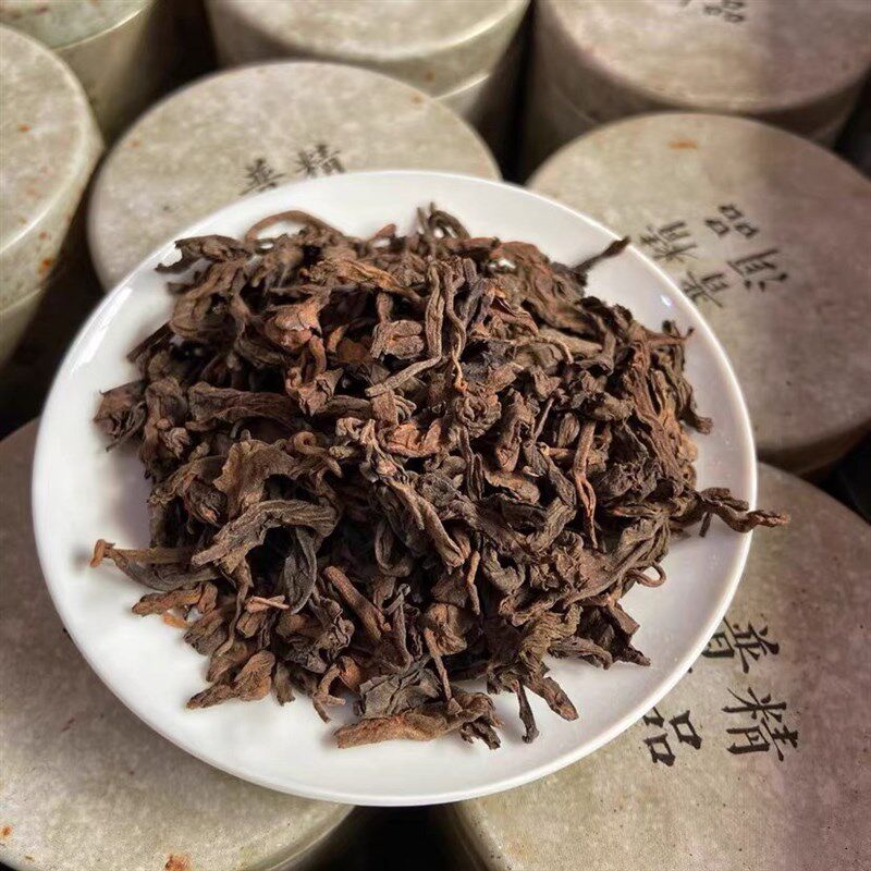 1982年普洱贡茶陈年熟茶大叶 陈香浓郁 入口甜滑 汤色红200g一罐