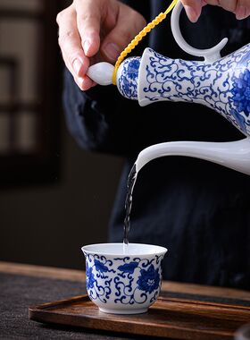 中式陶瓷酒壶古风分酒器古代家用一斤装仿古白酒单壶老式酒具套装