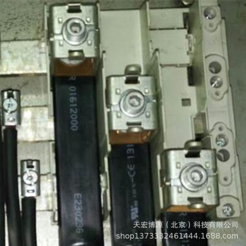 D0 熔断器管座，母线式，36mm  E 18 / 63 A母线系统 底座  31936
