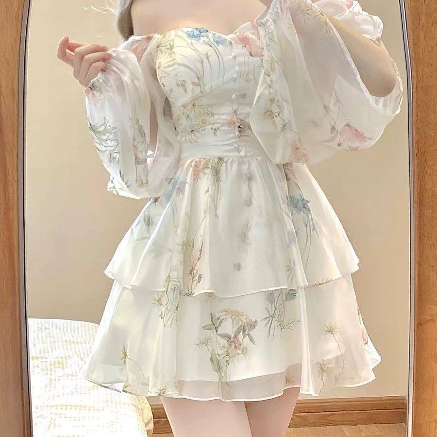 法式碎花长袖连衣裙子女早秋季法式初恋公主蓬蓬裙收腰小个子短裙