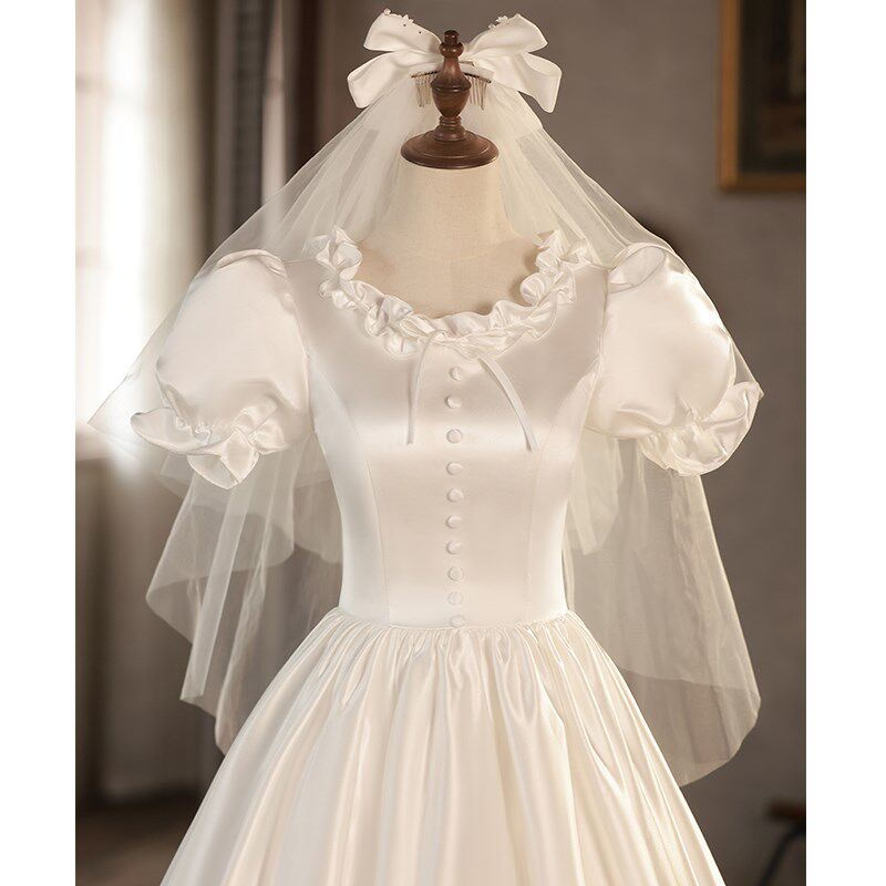 小个子出门复古轻婚纱显瘦2024新款缎面领证礼服旅拍影楼宫廷风白