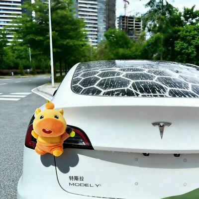 水豚噜噜女生车载饰品摆件车身挂件装饰汽车尾部后备箱毛绒防撞贴