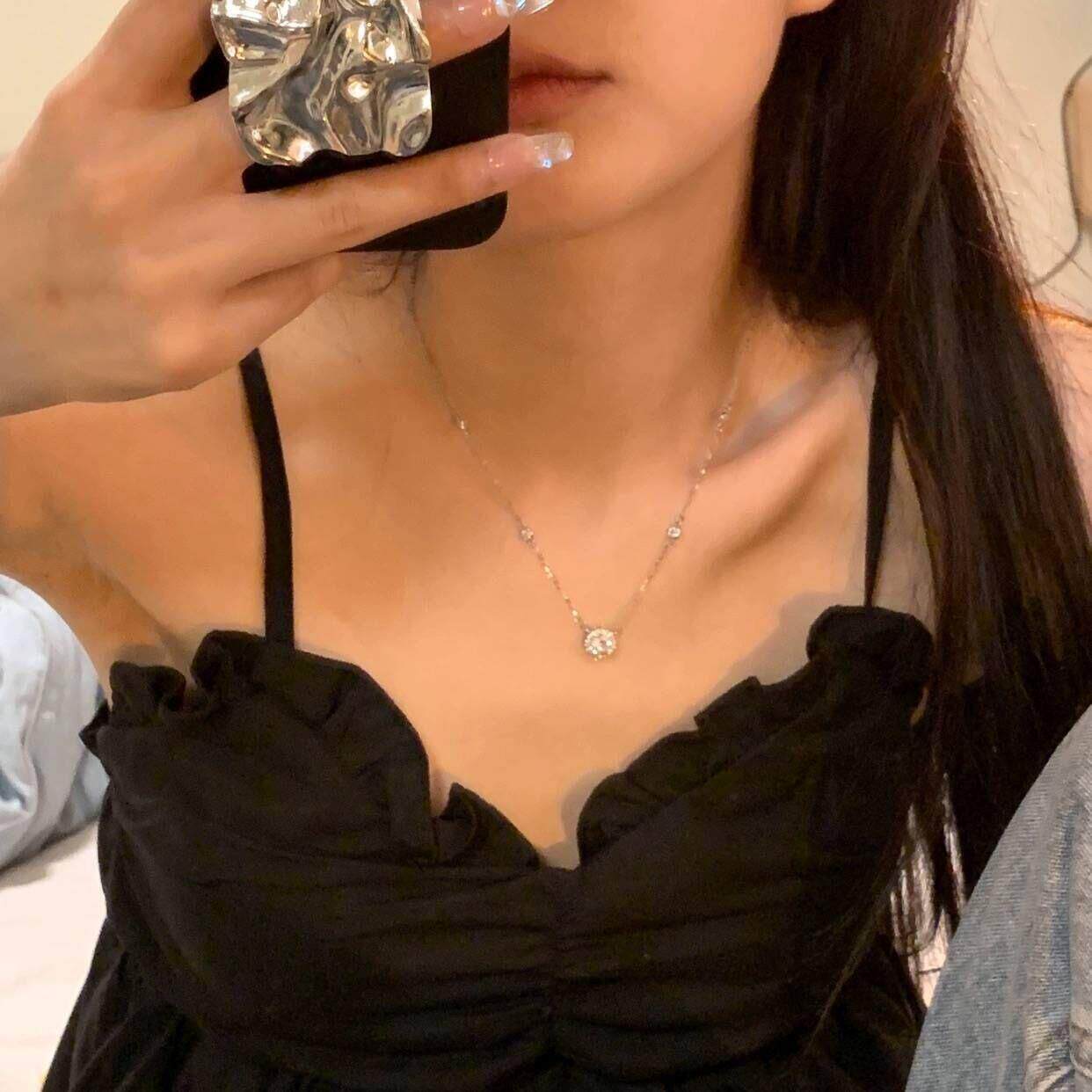 单颗锆石吊坠项链女轻奢小众设计感高级配饰简约百搭网红锁骨链潮