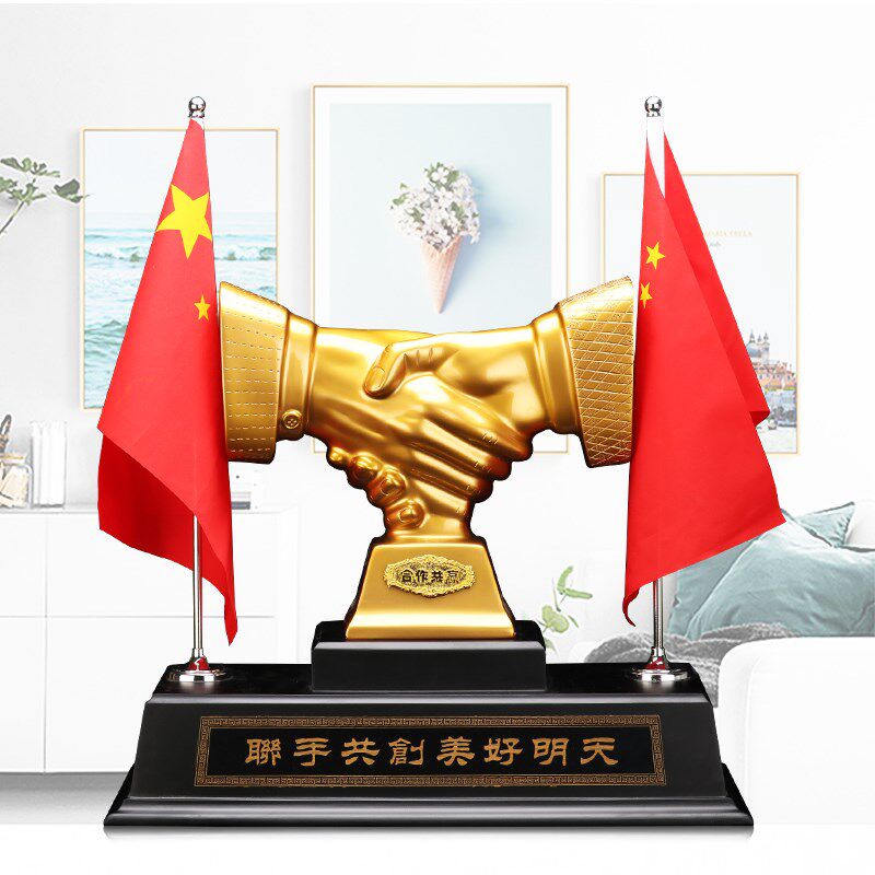 办公室摆件公司商务开业礼品办公乔迁桌总经理诚信握手合作共赢