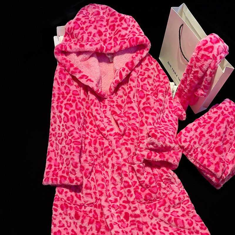 玫红色珊瑚绒连帽豹纹睡衣女秋冬加绒加厚晨袍家居服毛绒睡裤睡袍