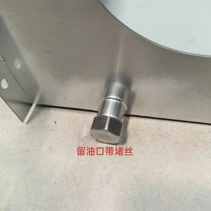 一楼厨房卫生间改造排烟管烟囱不锈钢烟道盒子
