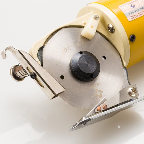 乐江电剪刀YJ-70圆刀裁布手提切布机修片服装打样缝纫机配件新品