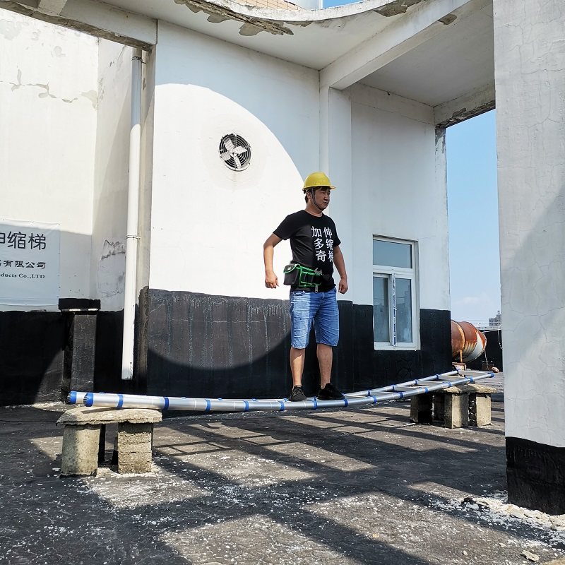 加厚铝合金伸缩梯蓝色塑料件竹节梯工程楼梯室内折叠升降梯子铝梯