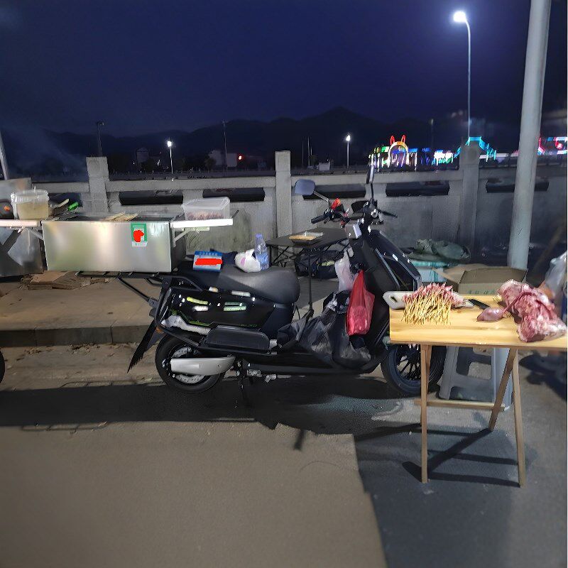 电动车后座摆摊箱烧烤架烤肠网红摩托车电瓶车尾部不锈钢摆摊箱子