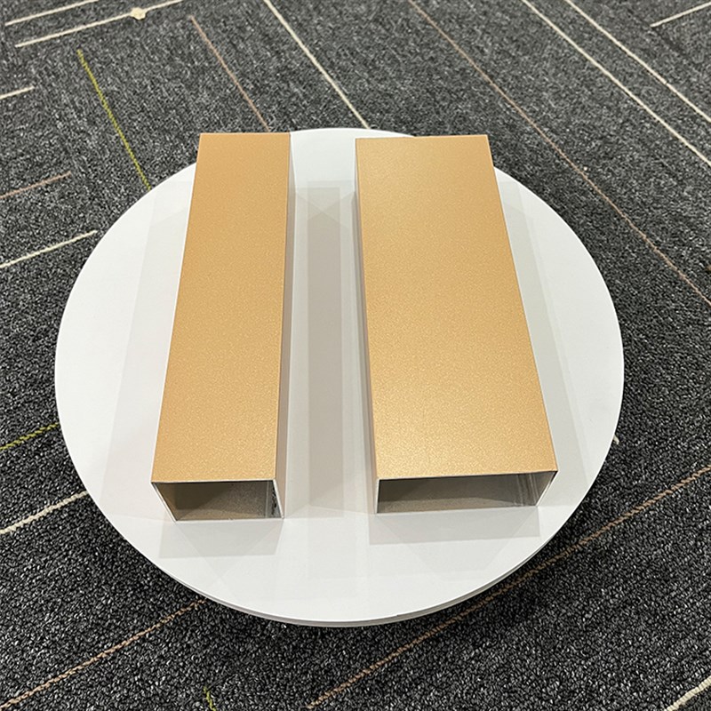 氟碳金色铝合金方管扁管铝方通土豪金古铜金色室内外装饰隔断现货