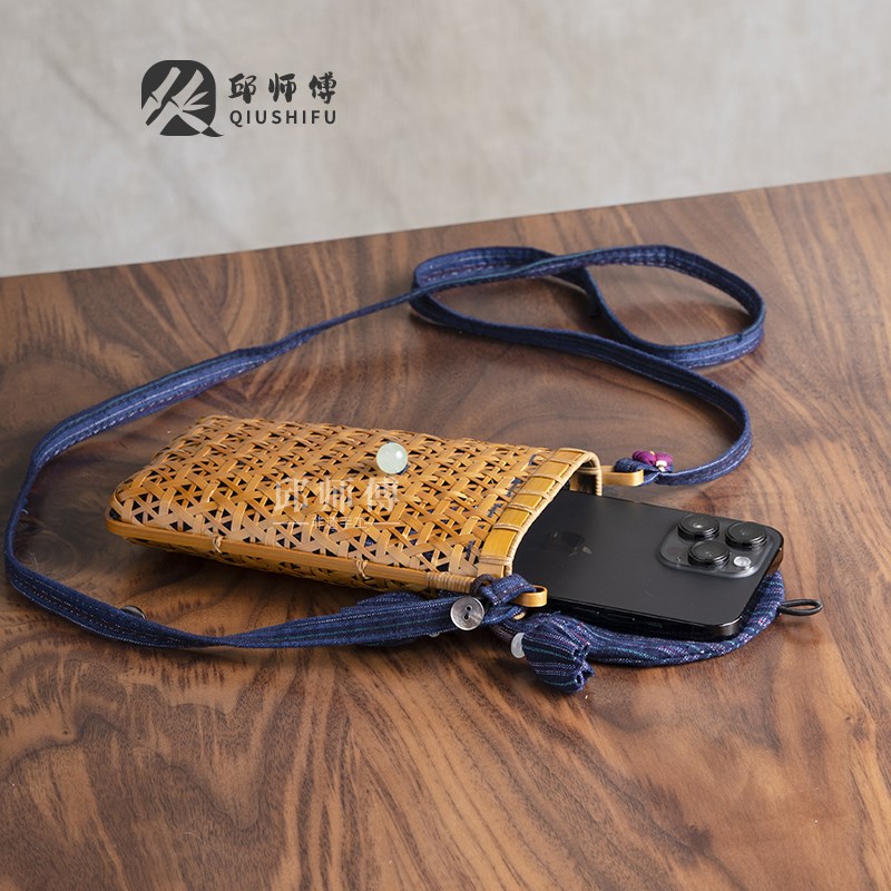 邱师傅竹木手工编织竹编手机包女款2025款时尚百搭单肩斜挎手机包